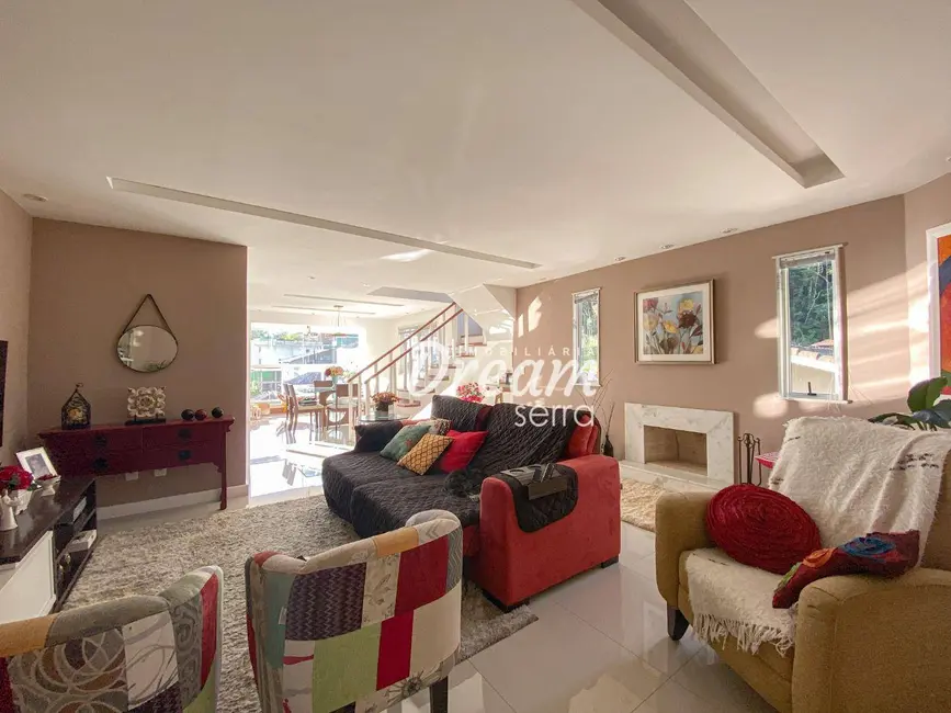 Casa de Condomínio com 3 quartos à venda, 317m2 em Tijuca, Teresopolis - RJ - imagem 4 Foto 4 de Casa de Condomínio com 3 quartos à venda, 317m2 em Tijuca, Teresopolis - RJ