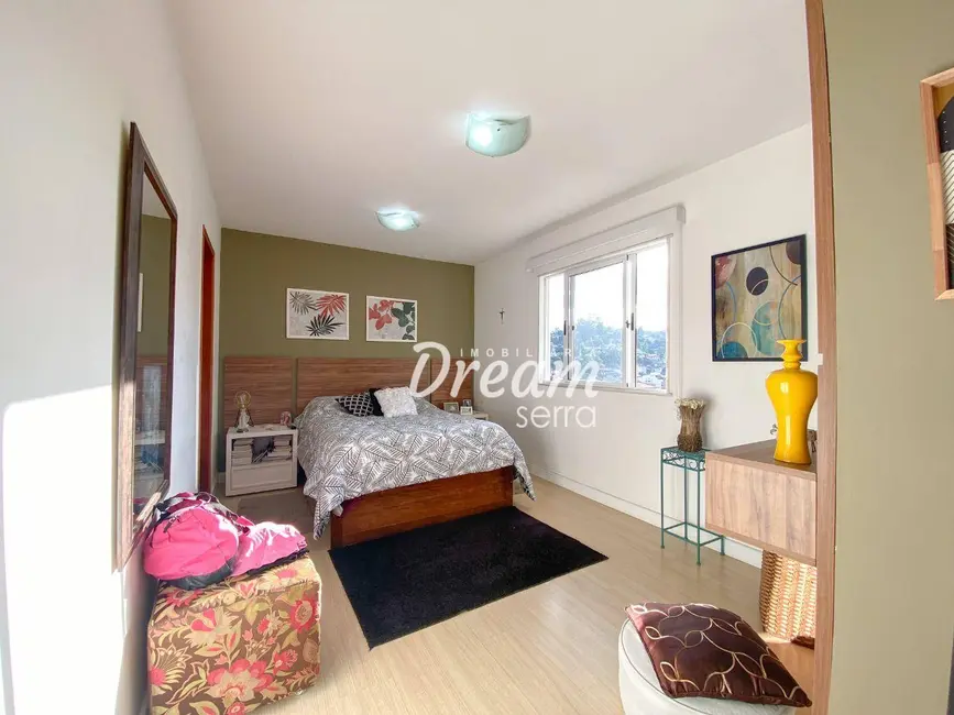 Casa de Condomínio com 3 quartos à venda, 317m2 em Tijuca, Teresopolis - RJ - imagem 9 Foto 9 de Casa de Condomínio com 3 quartos à venda, 317m2 em Tijuca, Teresopolis - RJ