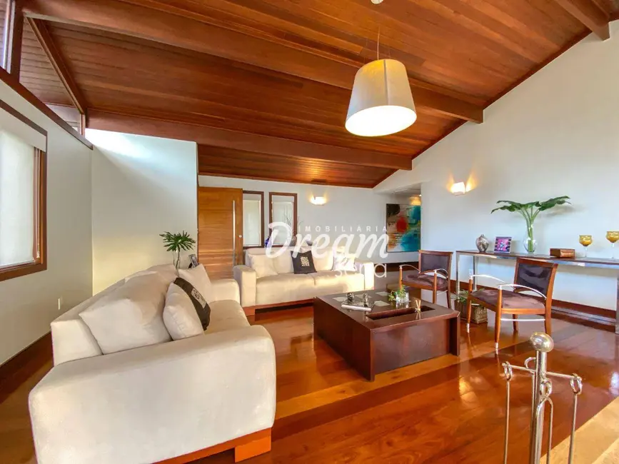 Foto 2 de Casa de Condomínio com 5 quartos à venda, 845m2 em Várzea, Teresopolis - RJ