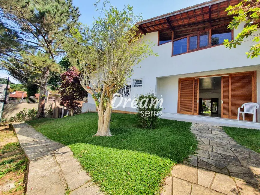 Casa com 3 quartos à venda, 992m2 em Iucas, Teresopolis - RJ - imagem 5 Foto 5 de Casa com 3 quartos à venda, 992m2 em Iucas, Teresopolis - RJ