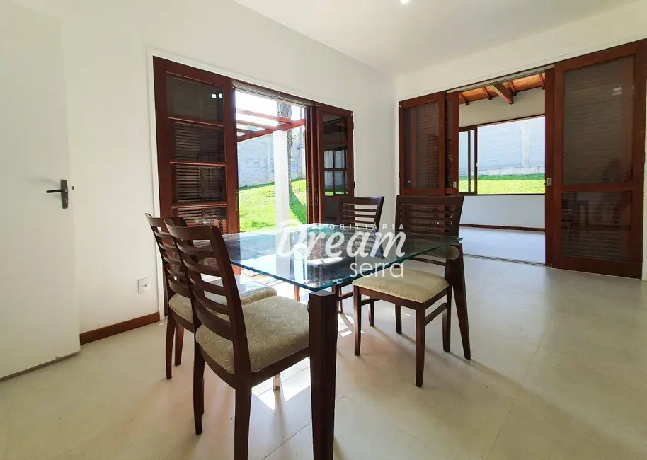 Casa com 3 quartos à venda, 992m2 em Iucas, Teresopolis - RJ - imagem 9 Foto 9 de Casa com 3 quartos à venda, 992m2 em Iucas, Teresopolis - RJ