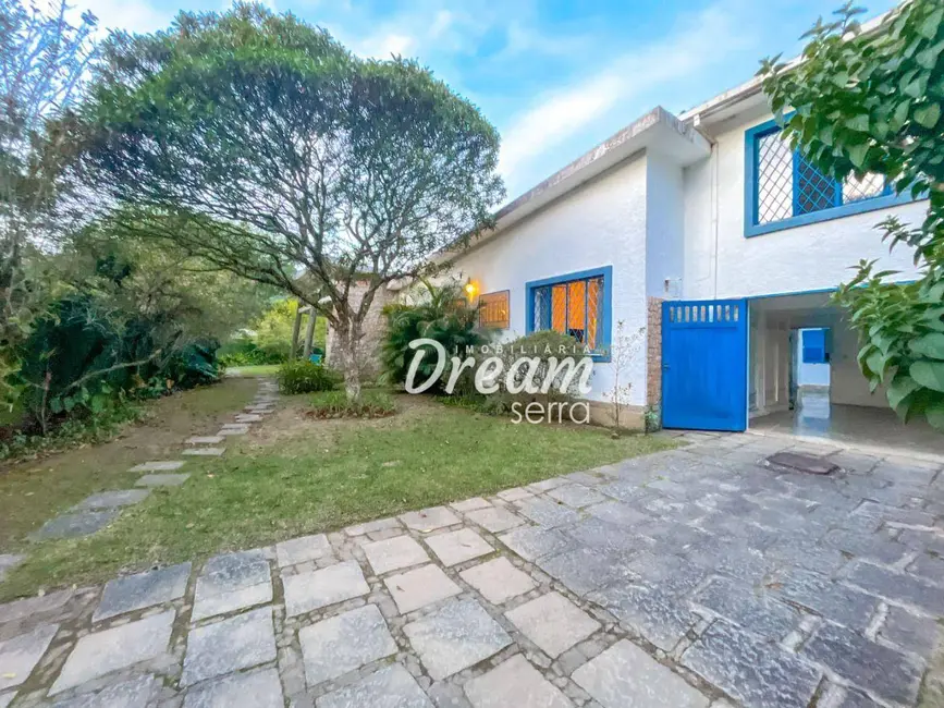 Foto 1 de Casa com 4 quartos à venda, 1000m2 em Nossa Senhora de Fátima, Teresopolis - RJ