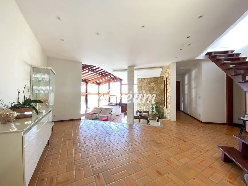 Casa de Condomínio com 4 quartos à venda e para alugar, 4200m2 em Quebra Frascos, Teresopolis - RJ - imagem 6 Foto 6 de Casa de Condomínio com 4 quartos à venda e para alugar, 4200m2 em Quebra Frascos, Teresopolis - RJ