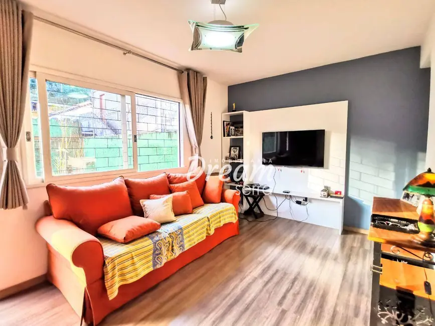 Foto 4 de Casa de Condomínio com 2 quartos à venda, 1368m2 em Jardim Cascata, Teresopolis - RJ