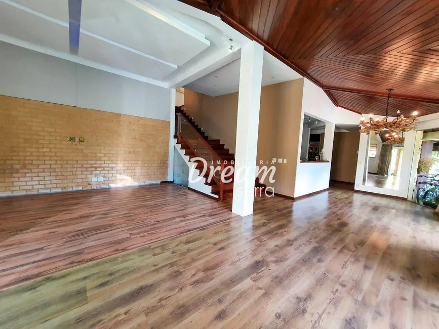 Casa de Condomínio com 5 quartos à venda, 1650m2 em Albuquerque, Teresopolis - RJ - imagem 6 Foto 6 de Casa de Condomínio com 5 quartos à venda, 1650m2 em Albuquerque, Teresopolis - RJ