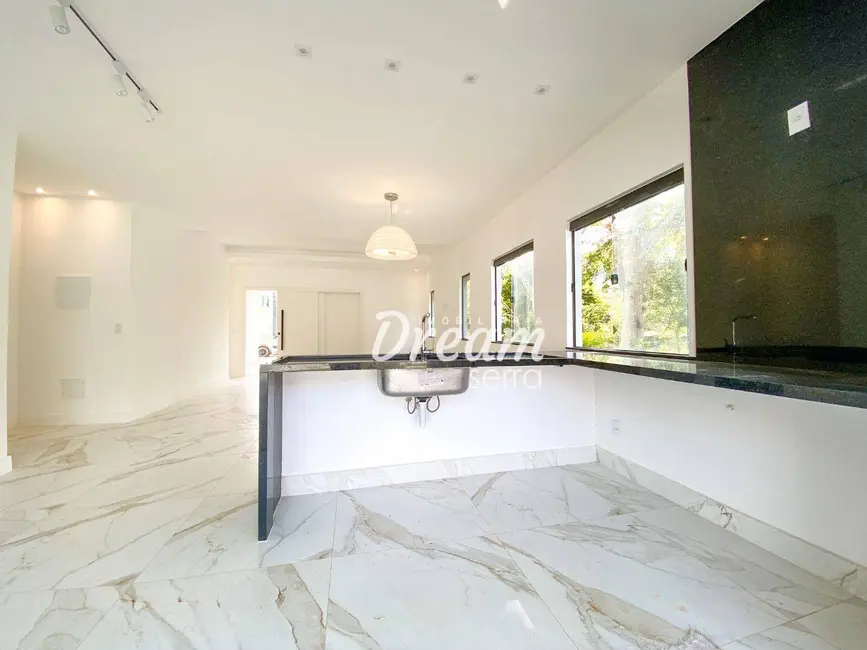 Foto 8 de Casa de Condomínio com 3 quartos à venda, 388m2 em Albuquerque, Teresopolis - RJ