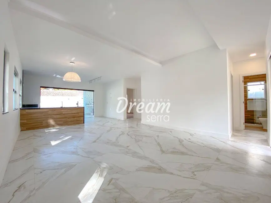 Foto 5 de Casa de Condomínio com 3 quartos à venda, 388m2 em Albuquerque, Teresopolis - RJ