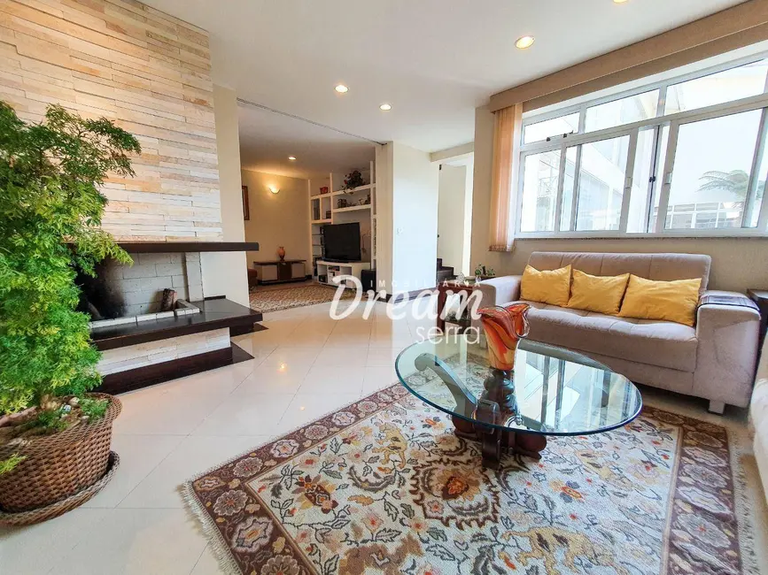 Foto 4 de Casa de Condomínio com 4 quartos à venda, 450m2 em Várzea, Teresopolis - RJ