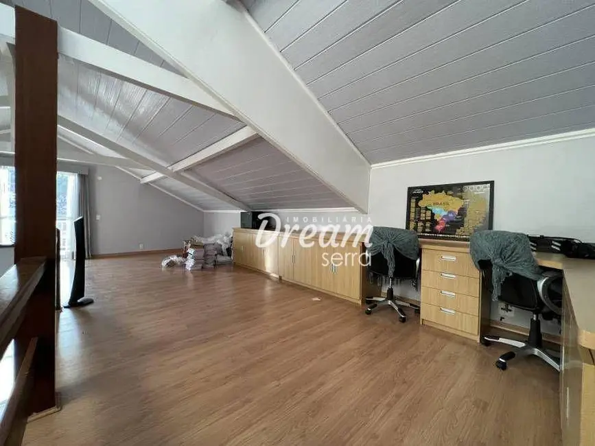 Casa de Condomínio com 4 quartos à venda, 421m2 em Tijuca, Teresopolis - RJ - imagem 8 Foto 8 de Casa de Condomínio com 4 quartos à venda, 421m2 em Tijuca, Teresopolis - RJ