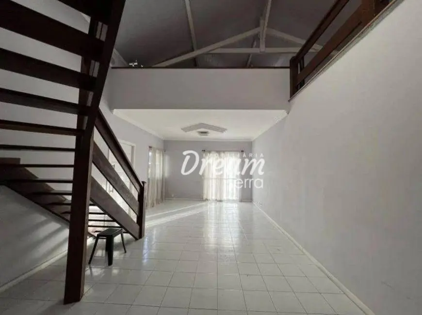 Casa de Condomínio com 4 quartos à venda, 421m2 em Tijuca, Teresopolis - RJ - imagem 4 Foto 4 de Casa de Condomínio com 4 quartos à venda, 421m2 em Tijuca, Teresopolis - RJ