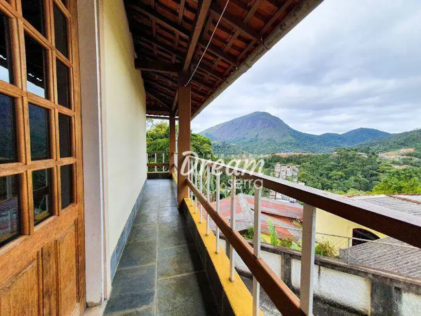 Casa com 2 quartos à venda, 134m2 em Tijuca, Teresopolis - RJ - imagem 3 Foto 3 de Casa com 2 quartos à venda, 134m2 em Tijuca, Teresopolis - RJ