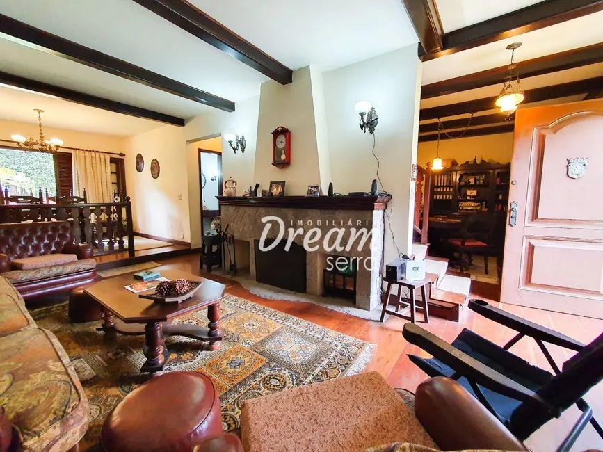Casa de Condomínio com 4 quartos à venda, 5481m2 em Alto, Teresopolis - RJ - imagem 9 Foto 9 de Casa de Condomínio com 4 quartos à venda, 5481m2 em Alto, Teresopolis - RJ