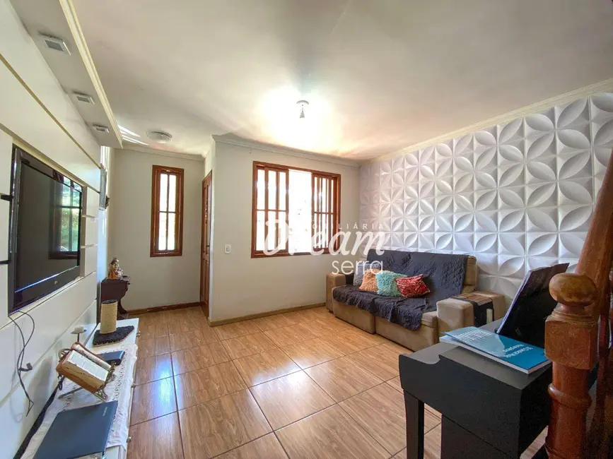 Foto 2 de Casa de Condomínio com 4 quartos à venda, 81m2 em Pimenteiras, Teresopolis - RJ