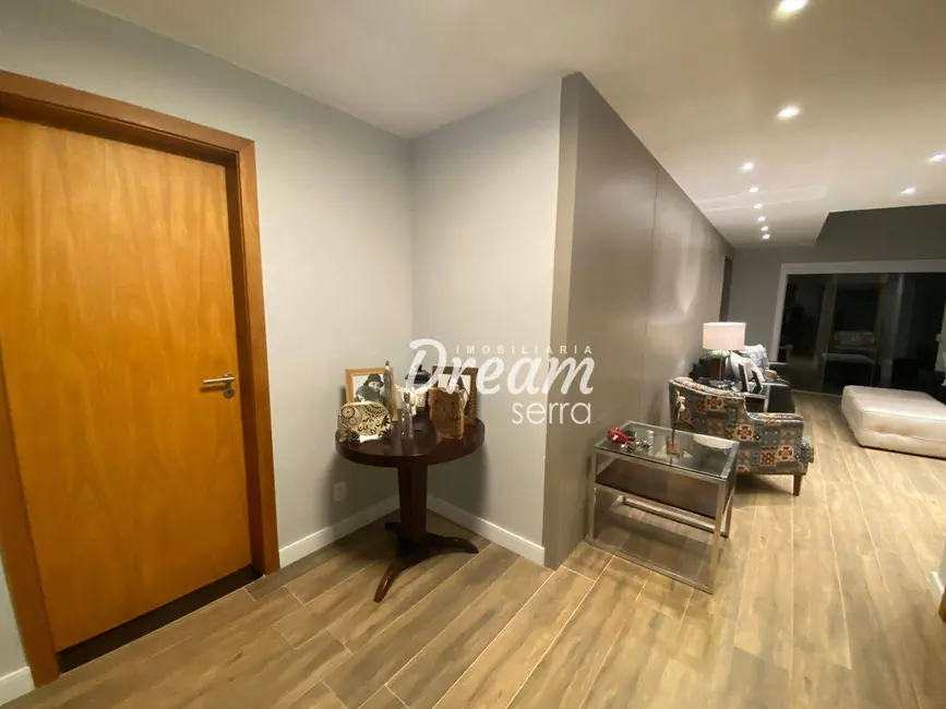 Casa de Condomínio com 4 quartos à venda, 285m2 em Vargem Grande, Teresopolis - RJ - imagem 8 Foto 8 de Casa de Condomínio com 4 quartos à venda, 285m2 em Vargem Grande, Teresopolis - RJ