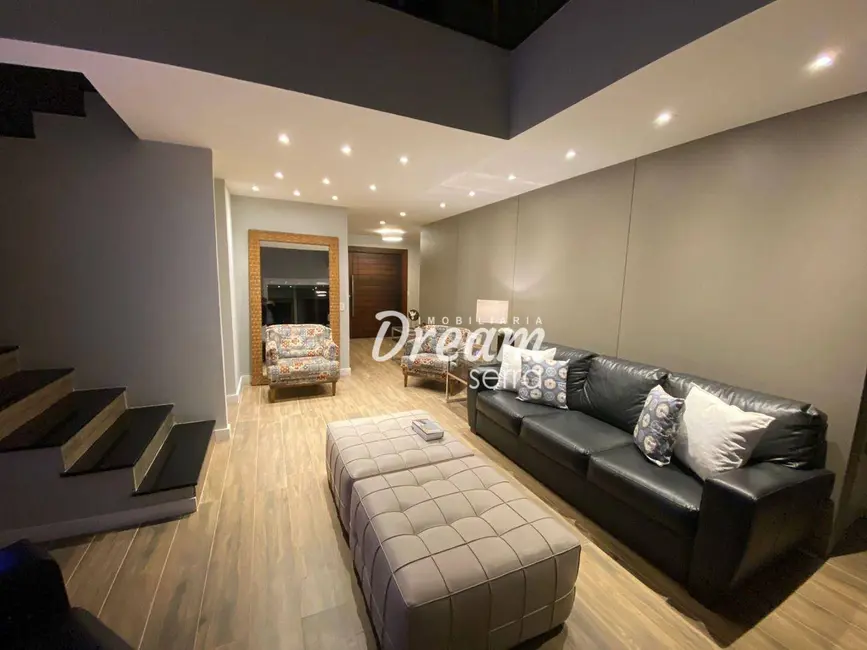 Casa de Condomínio com 4 quartos à venda, 285m2 em Vargem Grande, Teresopolis - RJ - imagem 3 Foto 3 de Casa de Condomínio com 4 quartos à venda, 285m2 em Vargem Grande, Teresopolis - RJ