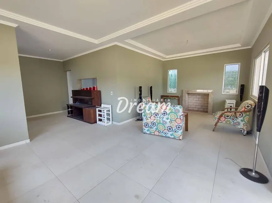 Foto 3 de Casa de Condomínio com 3 quartos à venda, 350m2 em Vargem Grande, Teresopolis - RJ