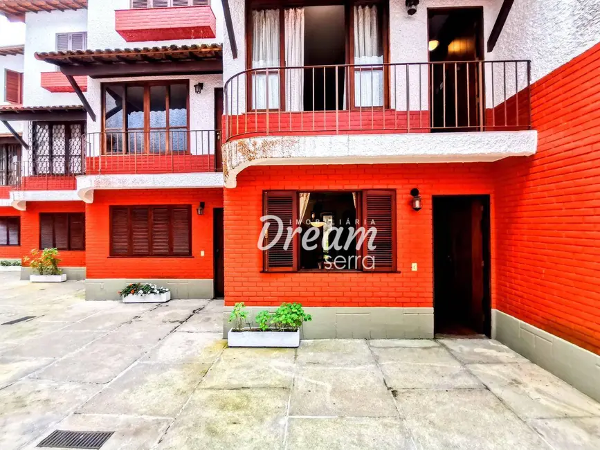 Foto 4 de Casa de Condomínio com 3 quartos à venda, 1488m2 em Cascata dos Amores, Teresopolis - RJ