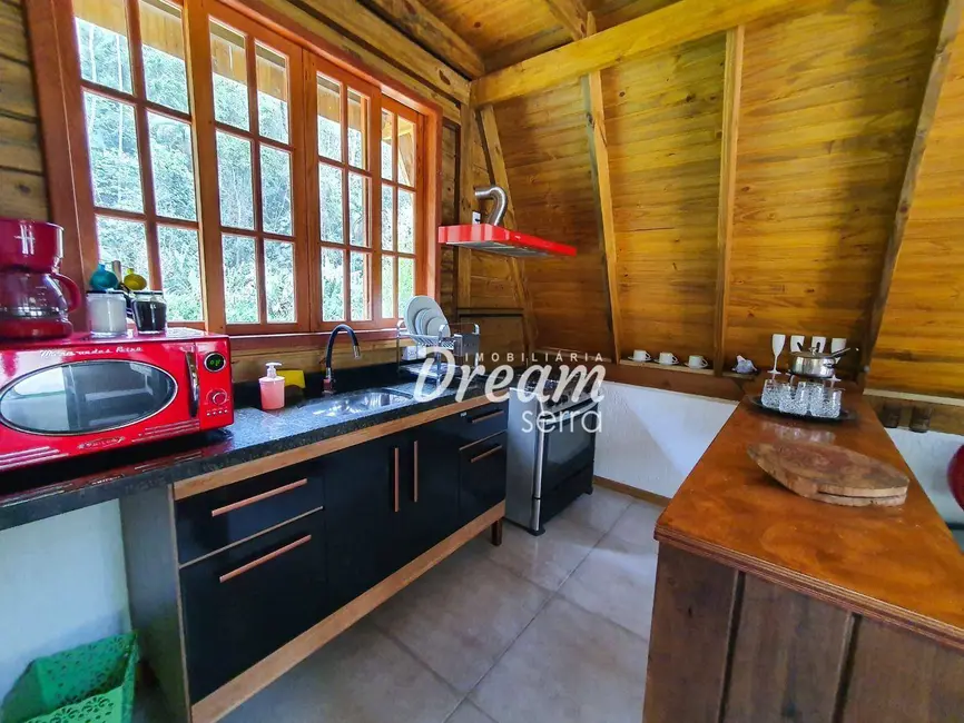 Casa com 2 quartos à venda, 400m2 em Jardim Salaco, Teresopolis - RJ - imagem 8 Foto 8 de Casa com 2 quartos à venda, 400m2 em Jardim Salaco, Teresopolis - RJ