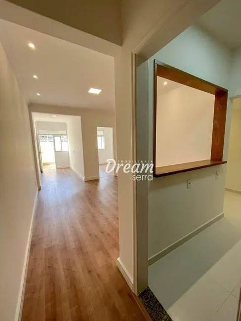 Foto 2 de Apartamento com 1 quarto à venda, 45m2 em Várzea, Teresopolis - RJ