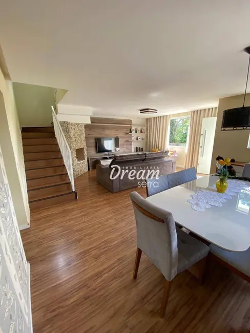 Foto 6 de Casa de Condomínio com 3 quartos à venda, 400m2 em Tijuca, Teresopolis - RJ