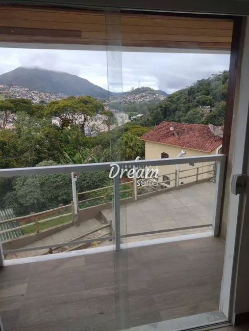 Casa com 2 quartos para alugar, 65m2 em Vila Muqui, Teresopolis - RJ - imagem 4 Foto 4 de Casa com 2 quartos para alugar, 65m2 em Vila Muqui, Teresopolis - RJ