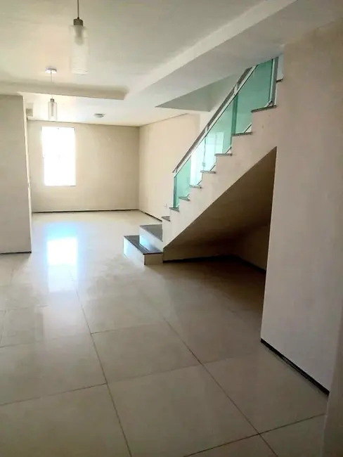 Casa com 4 quartos à venda, 228m2 em Cidade dos Funcionários, Fortaleza - CE - imagem 5 Foto 5 de Casa com 4 quartos à venda, 228m2 em Cidade dos Funcionários, Fortaleza - CE