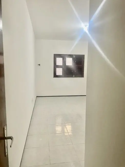 Casa com 3 quartos à venda, 141m2 em Engenheiro Luciano Cavalcante, Fortaleza - CE - imagem 2 Foto 2 de Casa com 3 quartos à venda, 141m2 em Engenheiro Luciano Cavalcante, Fortaleza - CE