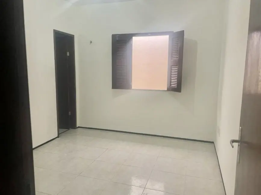 Casa com 3 quartos à venda, 141m2 em Engenheiro Luciano Cavalcante, Fortaleza - CE - imagem 4 Foto 4 de Casa com 3 quartos à venda, 141m2 em Engenheiro Luciano Cavalcante, Fortaleza - CE