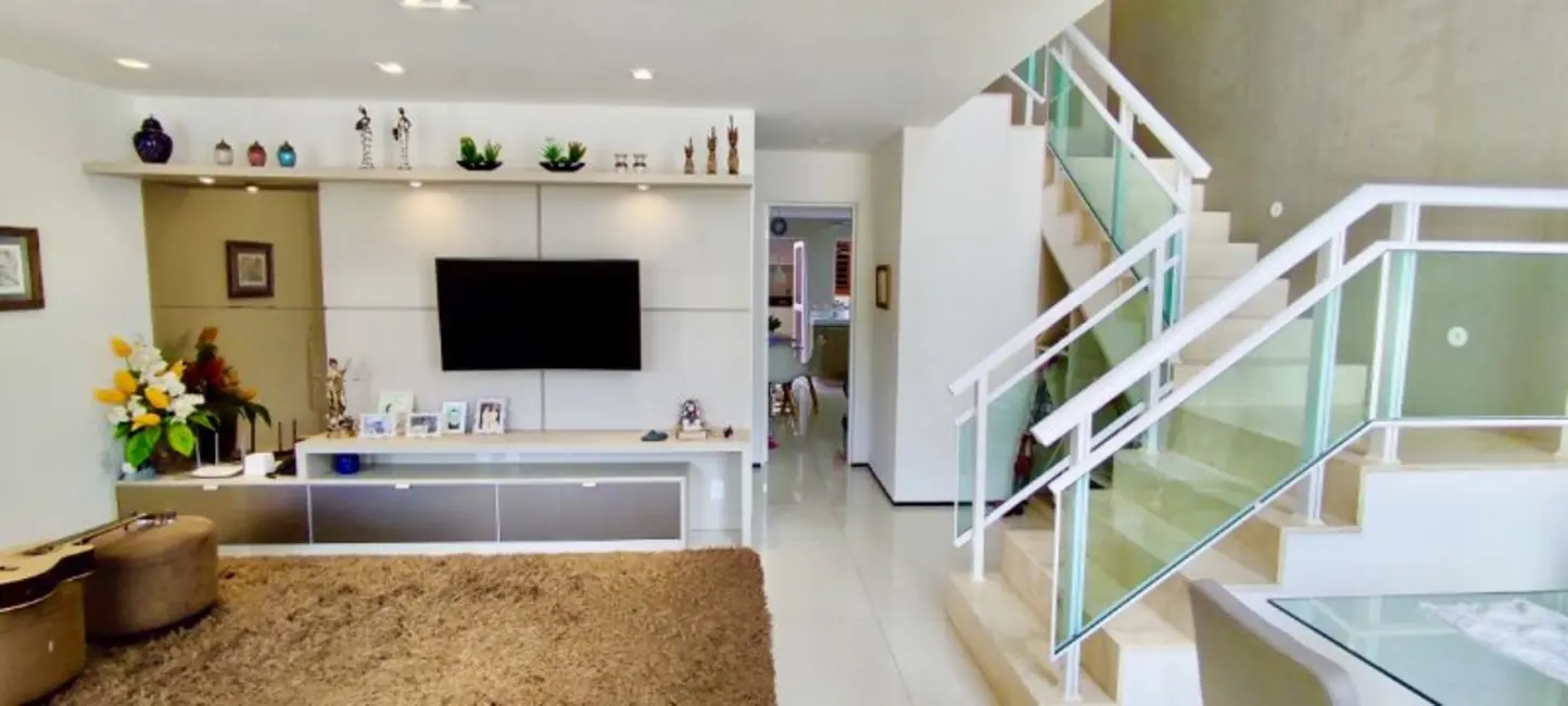 Casa de Condomínio com 4 quartos à venda, 180m2 em Lagoa Redonda, Fortaleza - CE - imagem 5 Foto 5 de Casa de Condomínio com 4 quartos à venda, 180m2 em Lagoa Redonda, Fortaleza - CE