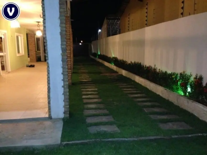 Foto 4 de Casa com 10 quartos à venda, 300m2 em Aquiraz - CE
