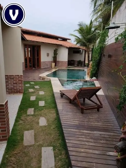 Foto 5 de Casa com 10 quartos à venda, 320m2 em Aquiraz - CE