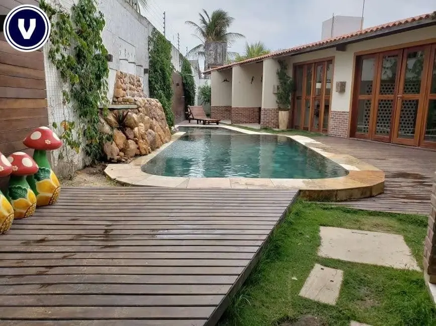Foto 2 de Casa com 10 quartos à venda, 320m2 em Aquiraz - CE