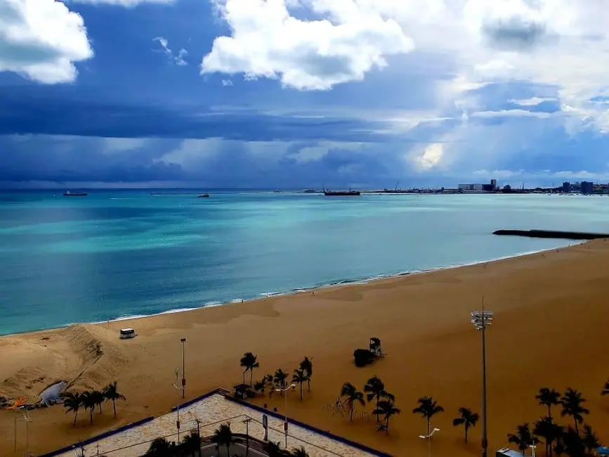 Foto 2 de Apartamento com 3 quartos à venda, 70m2 em Meireles, Fortaleza - CE