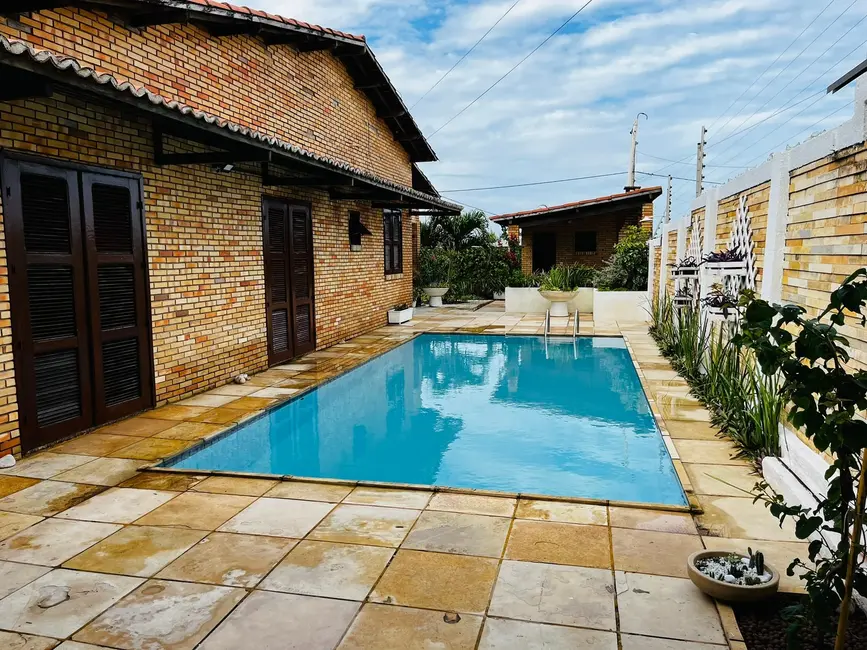 Foto 1 de Casa com 2 quartos à venda, 262m2 em Icaraí, Caucaia - CE