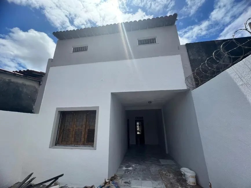 Foto 1 de Casa com 6 quartos à venda, 250m2 em Jardim América, Fortaleza - CE