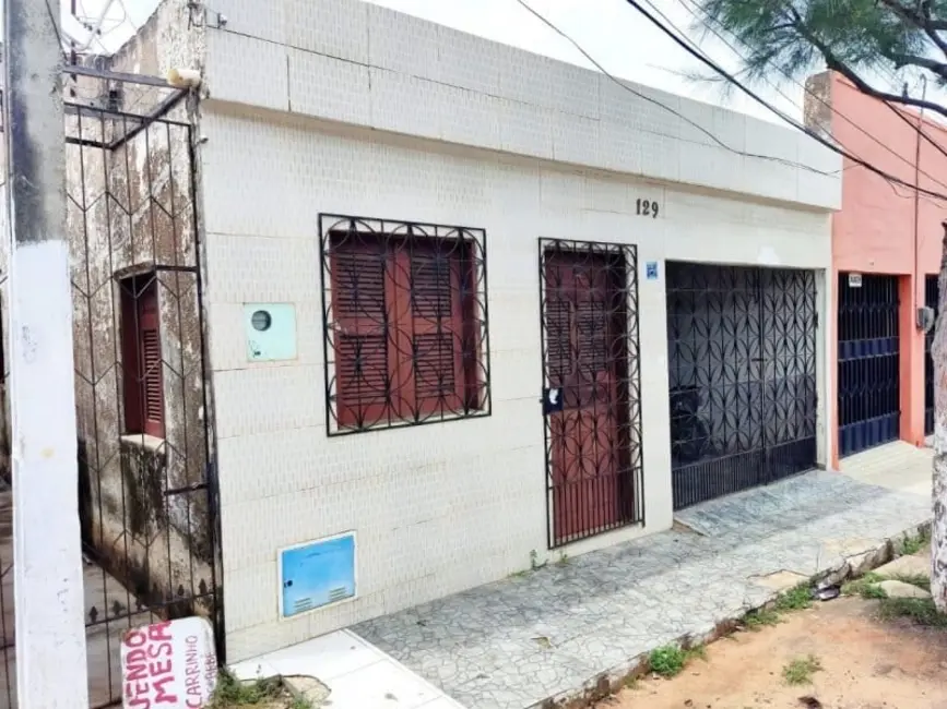 Casa com 2 quartos à venda, 400m2 em Centro, Itapaje - CE - imagem 1 Foto 1 de Casa com 2 quartos à venda, 400m2 em Centro, Itapaje - CE