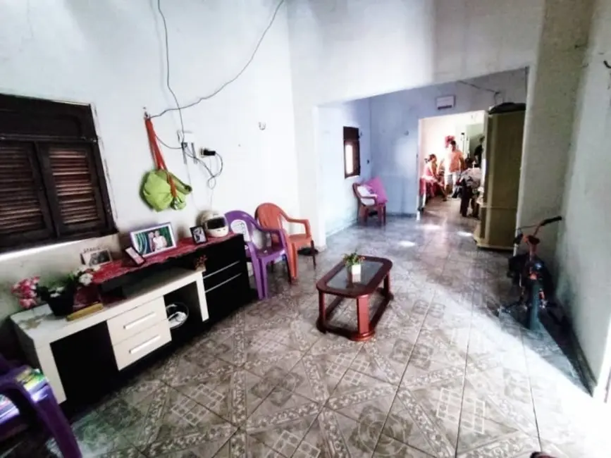 Casa com 2 quartos à venda, 400m2 em Centro, Itapaje - CE - imagem 2 Foto 2 de Casa com 2 quartos à venda, 400m2 em Centro, Itapaje - CE