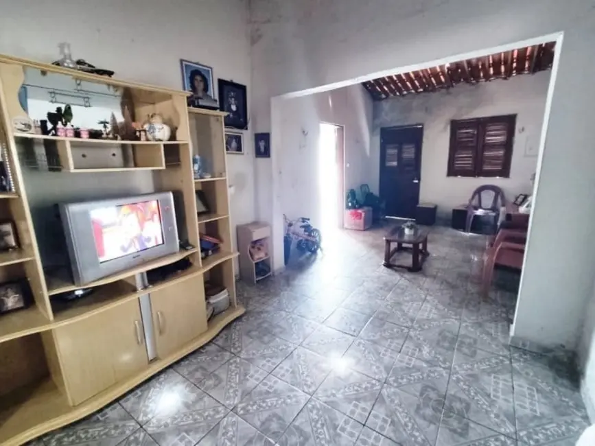 Casa com 2 quartos à venda, 400m2 em Centro, Itapaje - CE - imagem 3 Foto 3 de Casa com 2 quartos à venda, 400m2 em Centro, Itapaje - CE