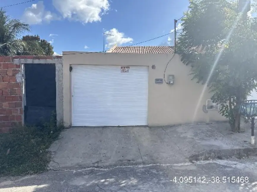 Casa com 2 quartos à venda, 94m2 em Lagoinha, Horizonte - CE - imagem 1 Foto 1 de Casa com 2 quartos à venda, 94m2 em Lagoinha, Horizonte - CE