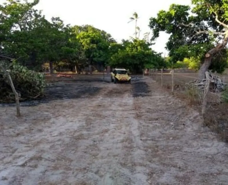 Terreno / Lote à venda, 2700m2 em Centro, Cruz - CE - imagem 2 Foto 2 de Terreno / Lote à venda, 2700m2 em Centro, Cruz - CE