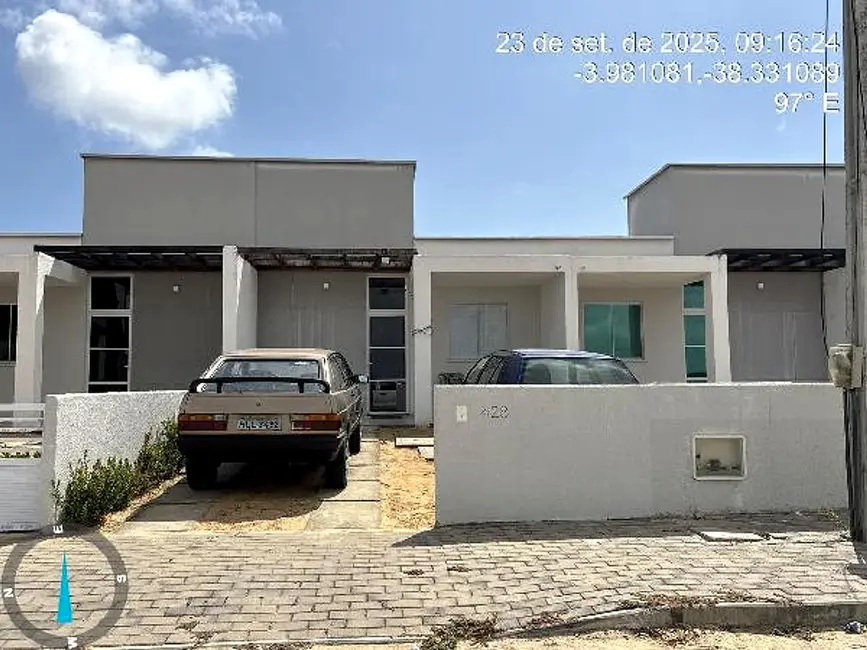 Foto 1 de Casa com 2 quartos à venda, 65m2 em Aquiraz - CE