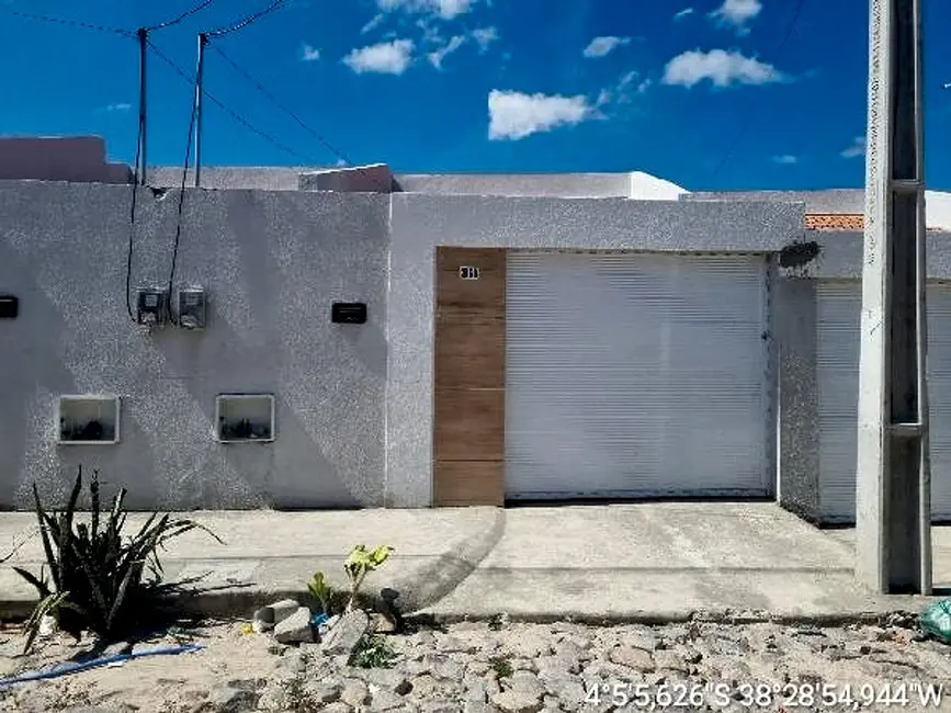 Foto 1 de Casa com 2 quartos à venda, 75m2 em Horizonte - CE