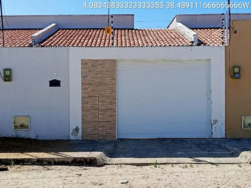 Foto 1 de Casa com 2 quartos à venda, 79m2 em Mal Cozinhado, Horizonte - CE