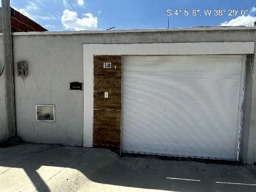 Foto 1 de Casa com 2 quartos à venda, 77m2 em Horizonte - CE