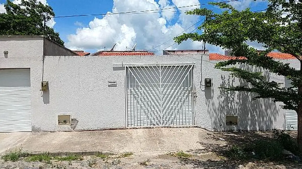 Foto 1 de Casa com 1 quarto à venda, 72m2 em Catolé, Horizonte - CE