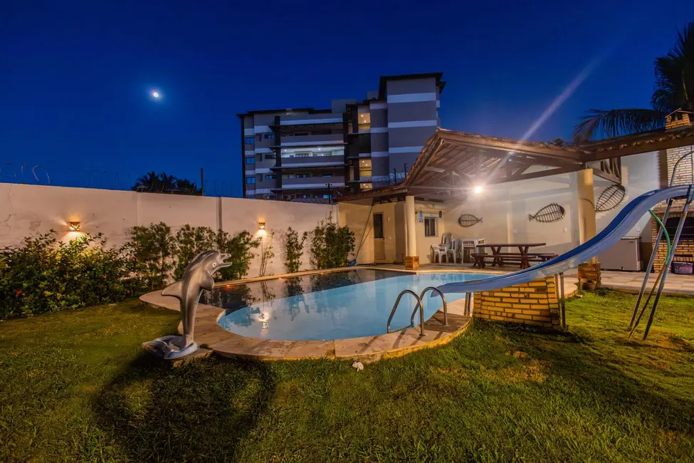 Foto 1 de Casa com 11 quartos para alugar, 300m2 em Aquiraz - CE