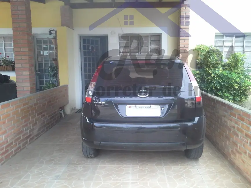 Foto 2 de Casa com 2 quartos à venda, 56m2 em Hípica, Porto Alegre - RS