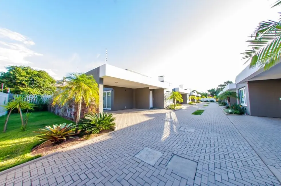 Foto 3 de Casa de Condomínio com 3 quartos à venda, 169m2 em Guarujá, Porto Alegre - RS