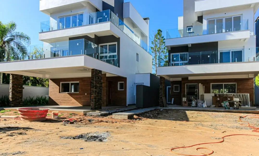 Foto 1 de Casa de Condomínio com 3 quartos à venda, 300m2 em Ipanema, Porto Alegre - RS