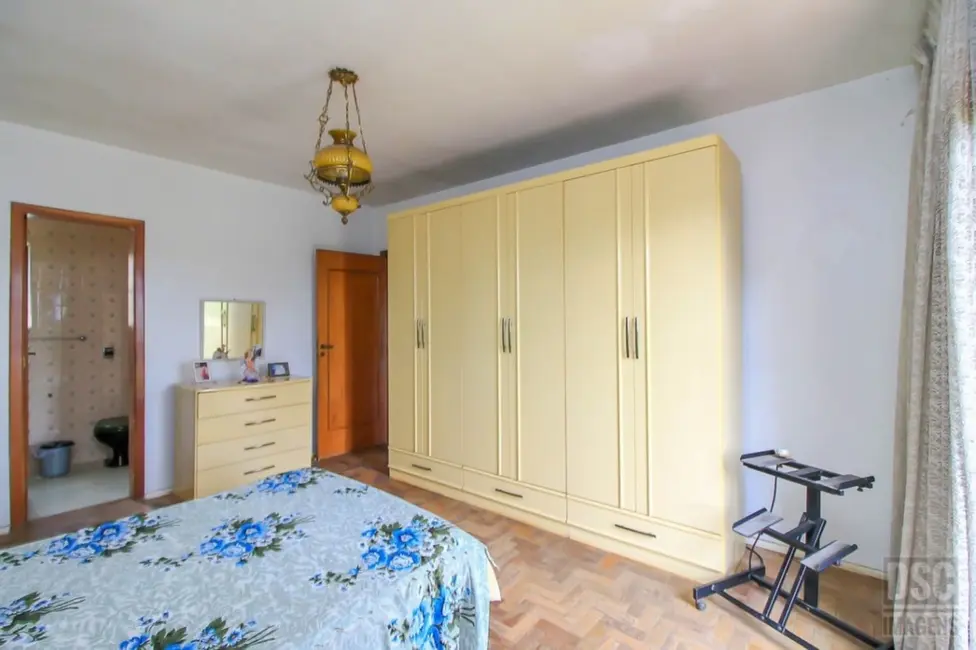 Foto 3 de Casa com 3 quartos à venda, 299m2 em Glória, Porto Alegre - RS